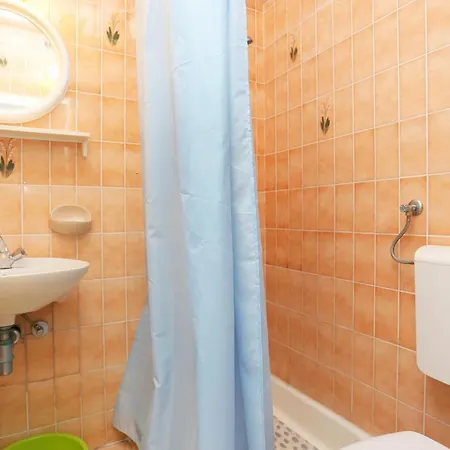 Apartments&rooms With Parking Space Tucepi, Makarska - 5263 Tučepi