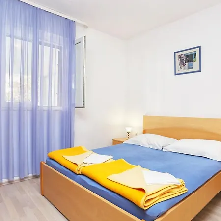 Pensjonat Apartments&rooms With Parking Space Tucepi, Makarska - 5263 3*