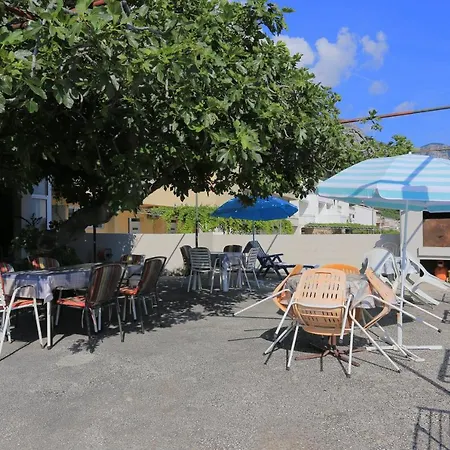 Apartments&rooms With Parking Space Tucepi, Makarska - 5263 Pensjonat