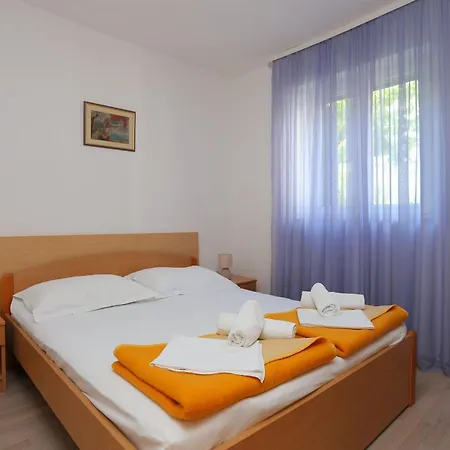 Apartments&rooms With Parking Space Tucepi, Makarska - 5263 Pensjonat