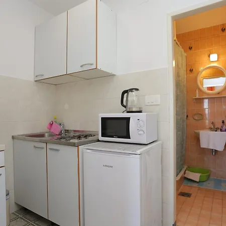 Apartments&rooms With Parking Space Tucepi, Makarska - 5263 3*