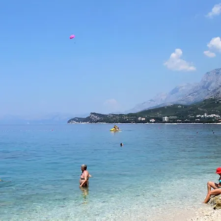 And With Parking Space Tucepi, Makarska - 5263 Maison d'hôtes