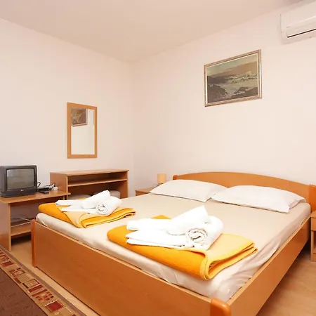 And With Parking Space Tucepi, Makarska - 5263 Maison d'hôtes 3*