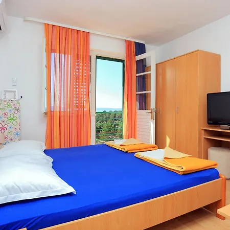 Maison d'hôtes And With Parking Space Tucepi, Makarska - 5263 Tučepi