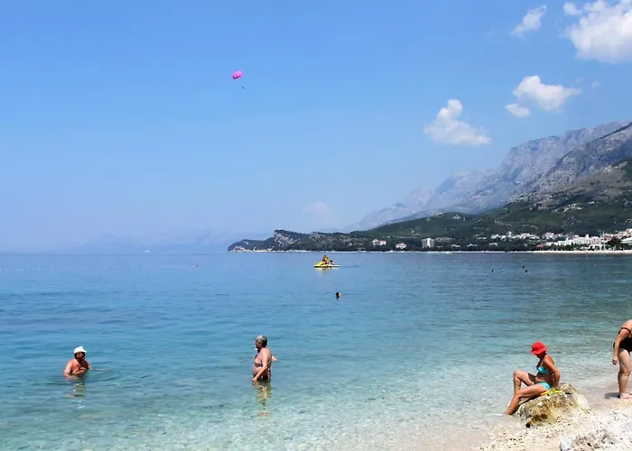 And With Parking Space Tucepi, Makarska - 5263 بيت ضيافة