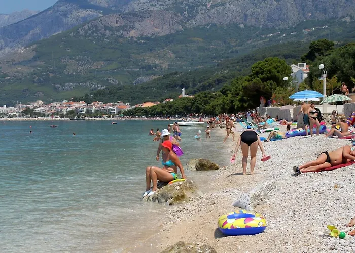 And With Parking Space Tucepi, Makarska - 5263 بيت ضيافة